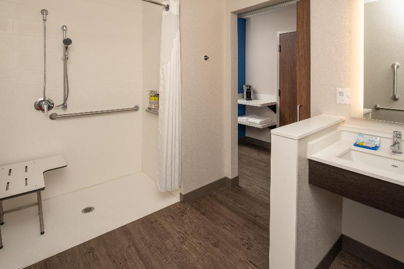 Holiday Inn Express & Suites Camas - Vancouver photo 3