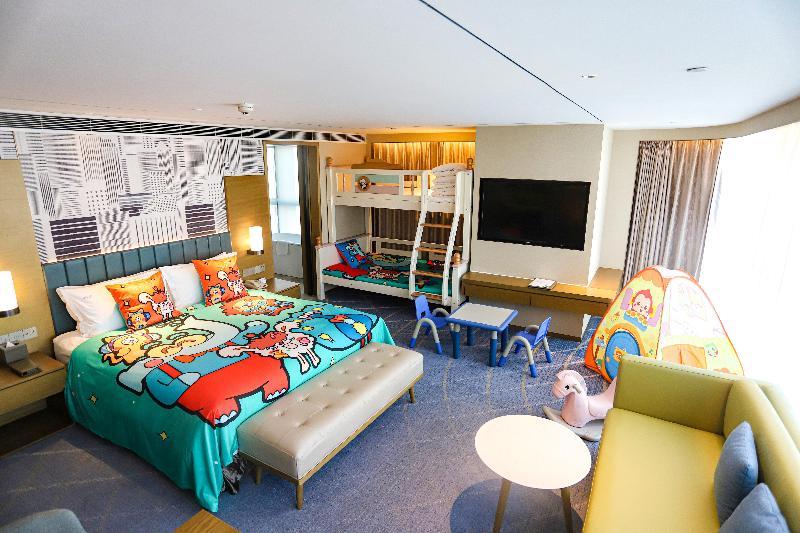 Holiday Inn & Suites Lanzhou Center image