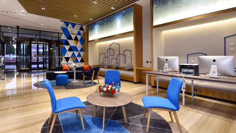 Holiday Inn Express Luanchuan image