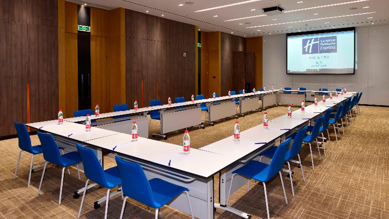 Holiday Inn Express Luanchuan image