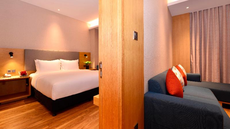 Holiday Inn Express Luanchuan image