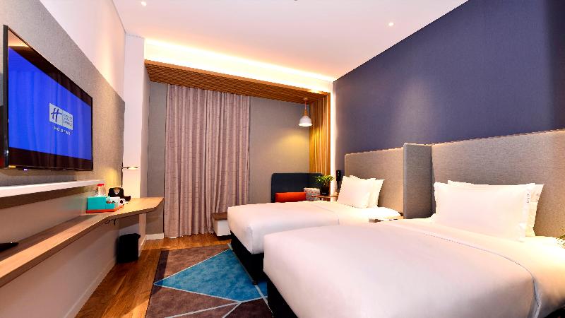 Holiday Inn Express Luanchuan image