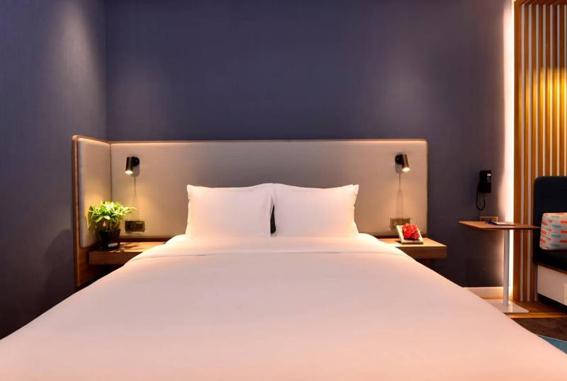 Holiday Inn Express Luanchuan image