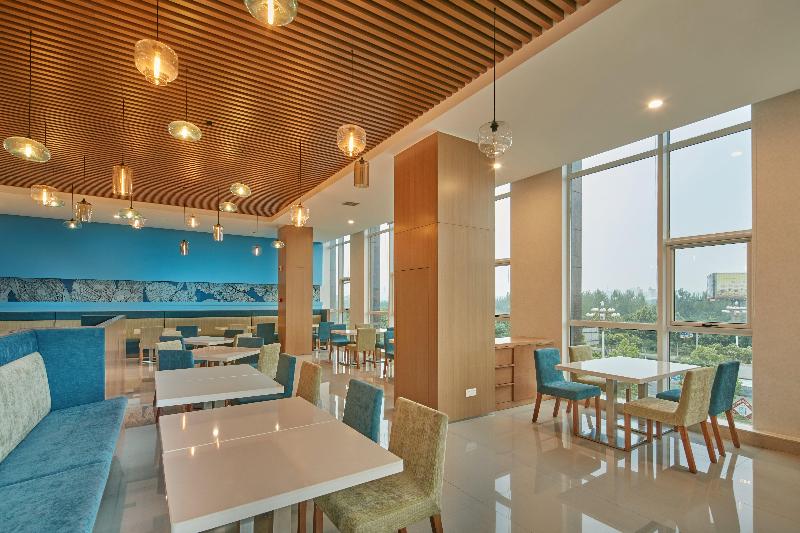 Holiday Inn Express Luoyang Yichuan image