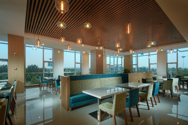 Holiday Inn Express Luoyang Yichuan image