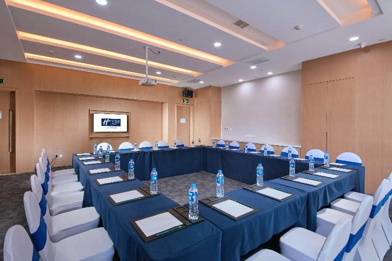 Holiday Inn Express Luoyang Yichuan image