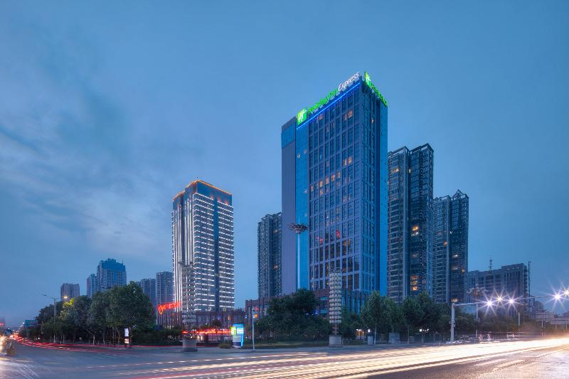 Holiday Inn Express Luoyang Yichuan image