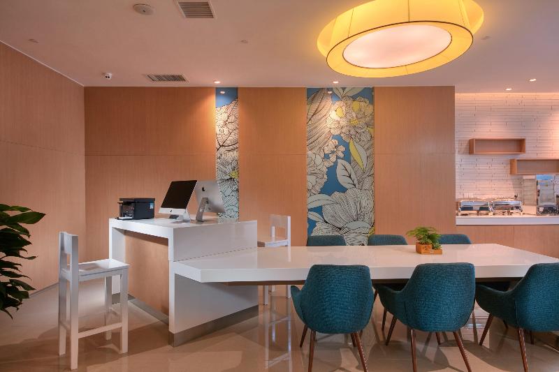 Holiday Inn Express Luoyang Yichuan image