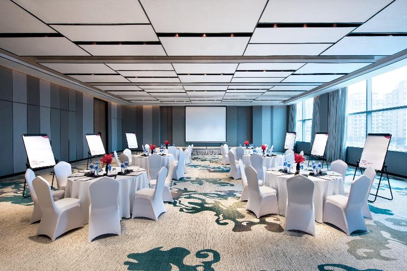 Crowne Plaza Baoji City Center image