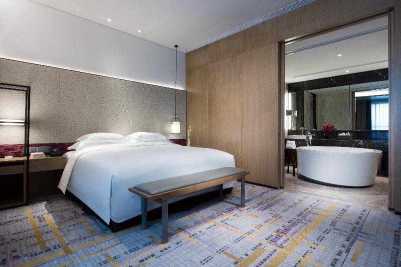Crowne Plaza Baoji City Center image