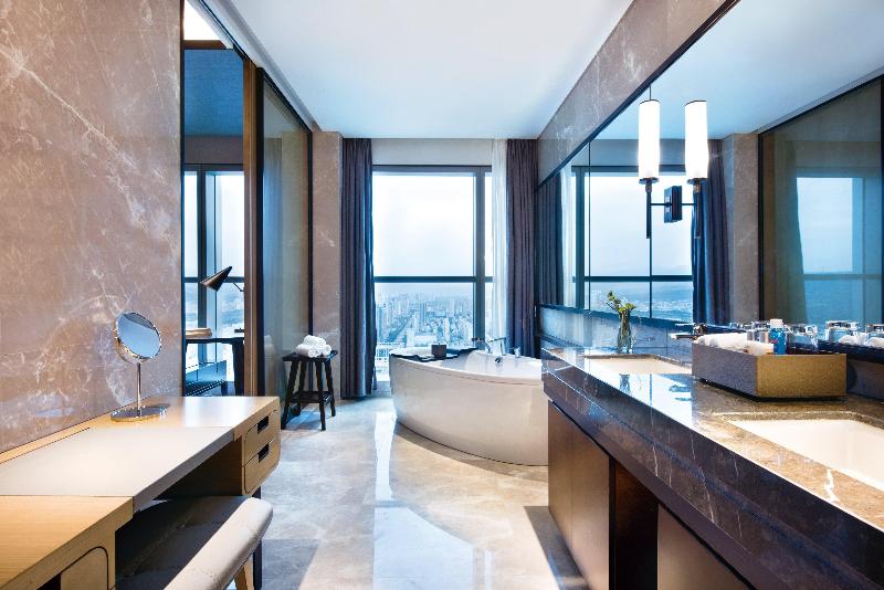 Crowne Plaza Baoji City Center image