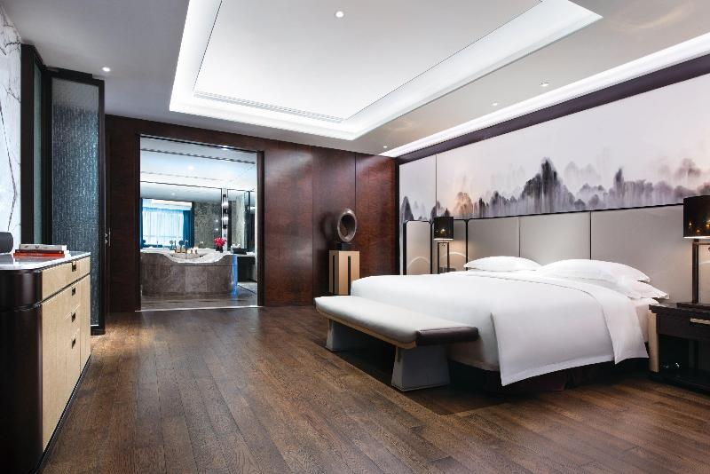 Crowne Plaza Baoji City Center image
