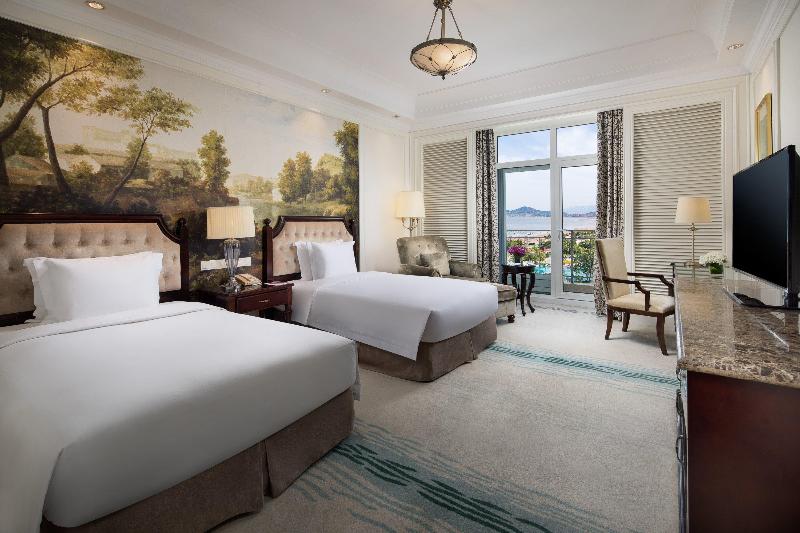 Crowne Plaza Ocean Spring Resort