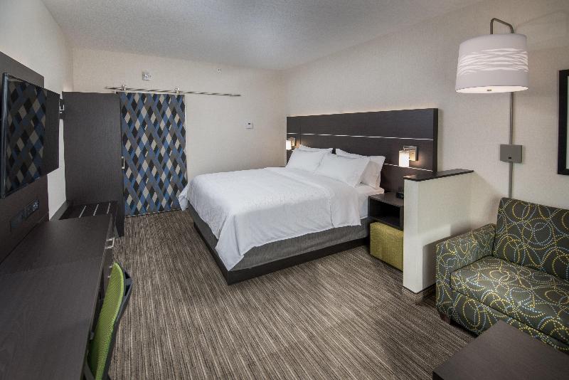 Holiday Inn Express and Suites Saskatoon East image