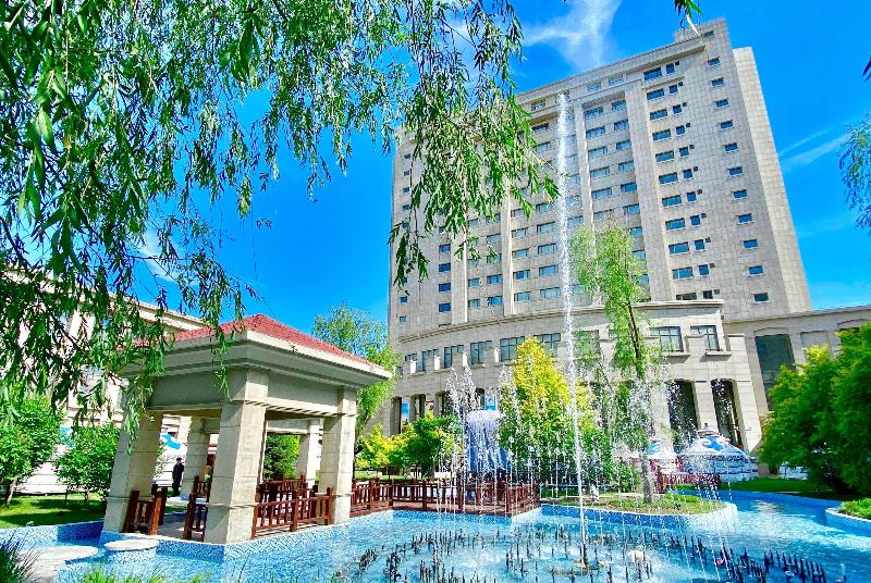 Howard Johnson by  Domando Plaza Wulanchabu image