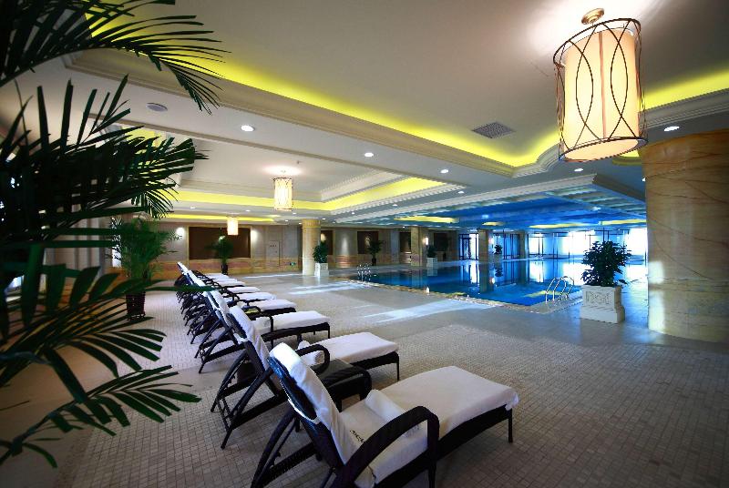 Howard Johnson by  Domando Plaza Wulanchabu image