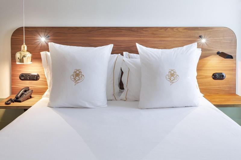 One Shot Aliados Goldsmith image