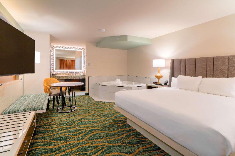 Quality Inn Near the Island Pigeon Forge image