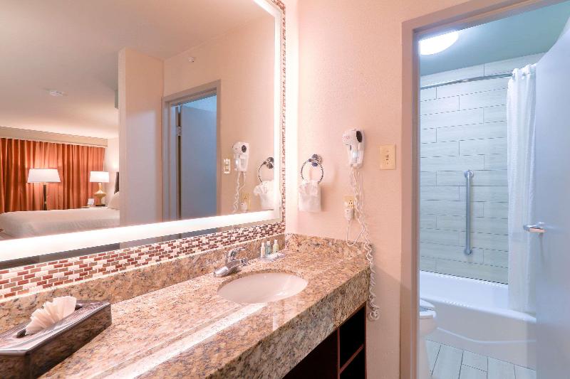 Quality Inn Near the Island Pigeon Forge image