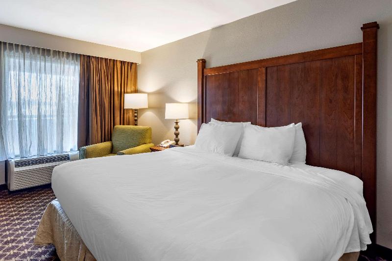 Quality Inn Near the Island Pigeon Forge image