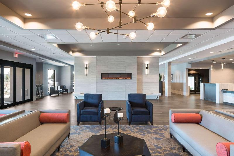 Comfort Suites Southwest Kennewick image