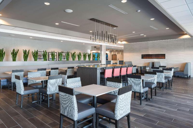 Comfort Suites Southwest Kennewick image