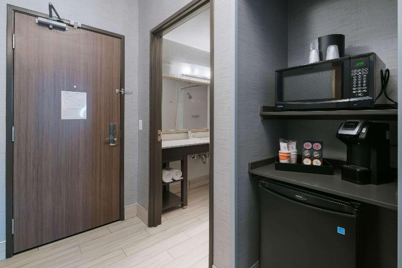 Comfort Suites Southwest Kennewick image