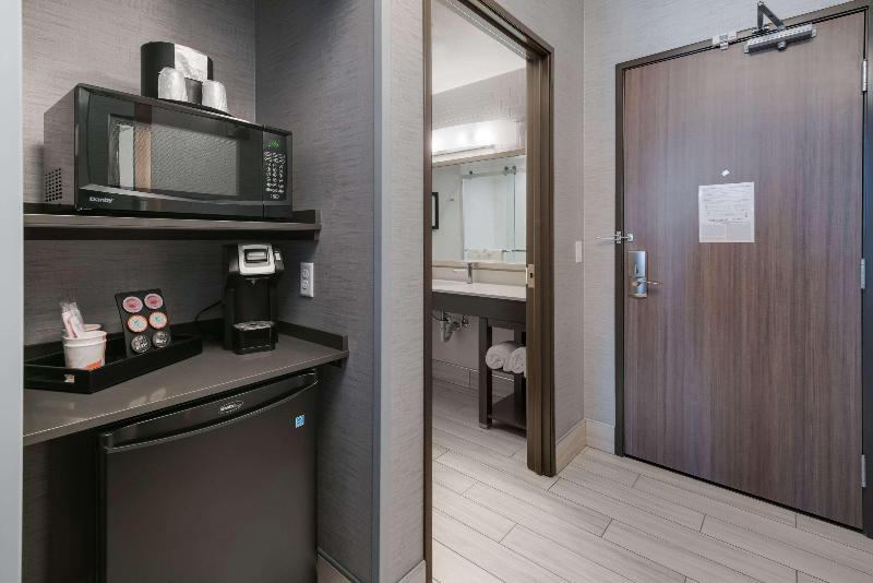 Comfort Suites Southwest Kennewick image