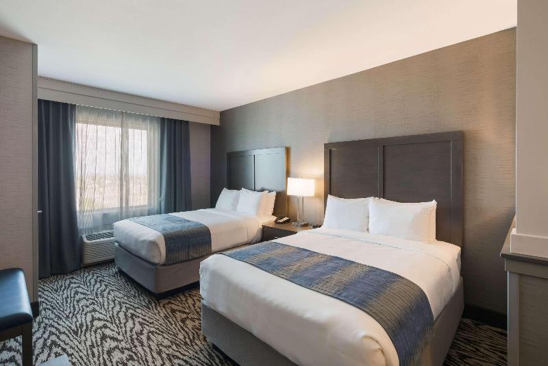 Comfort Suites Southwest Kennewick image