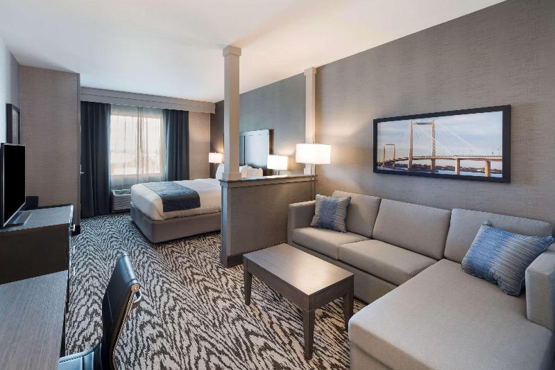 Comfort Suites Southwest Kennewick image