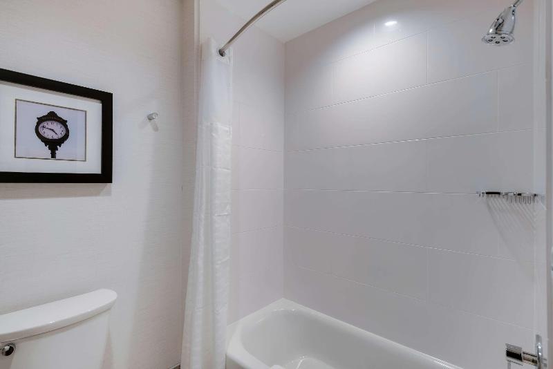 Comfort Suites Southwest Kennewick image