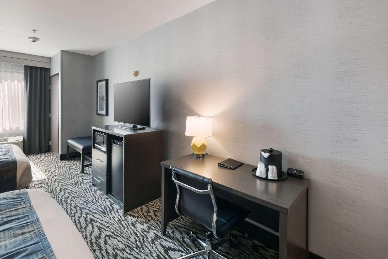 Comfort Suites Southwest Kennewick image