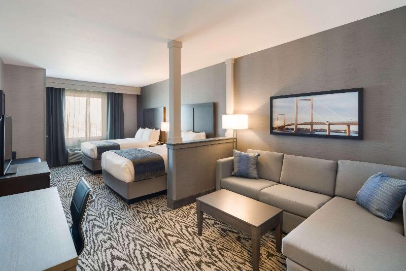 Comfort Suites Southwest Kennewick image