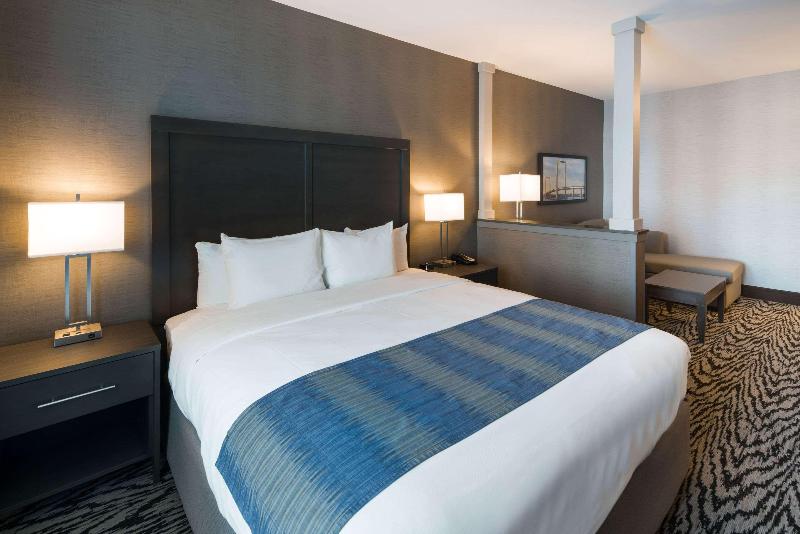 Comfort Suites Southwest Kennewick image