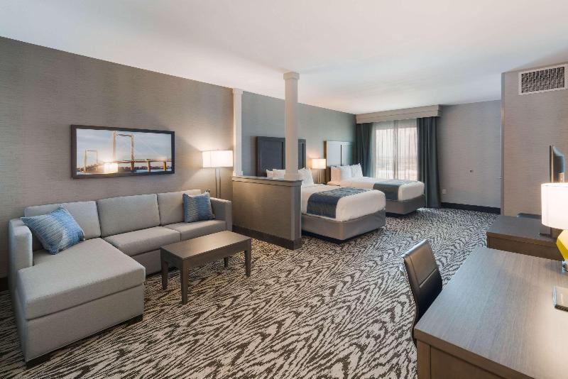 Comfort Suites Southwest Kennewick image
