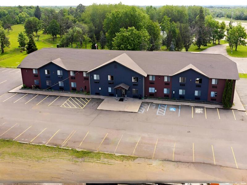 Hibbing Inn and Suites image