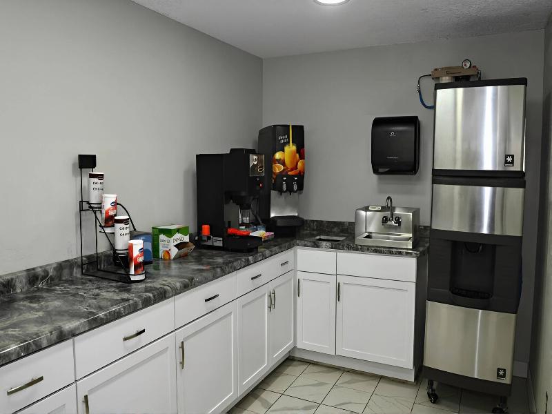 Hibbing Inn and Suites image