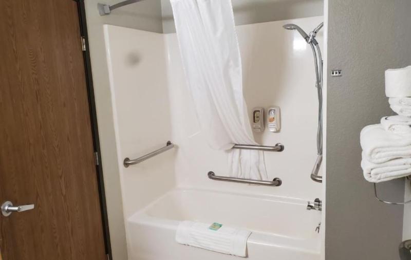 Hibbing Inn and Suites image