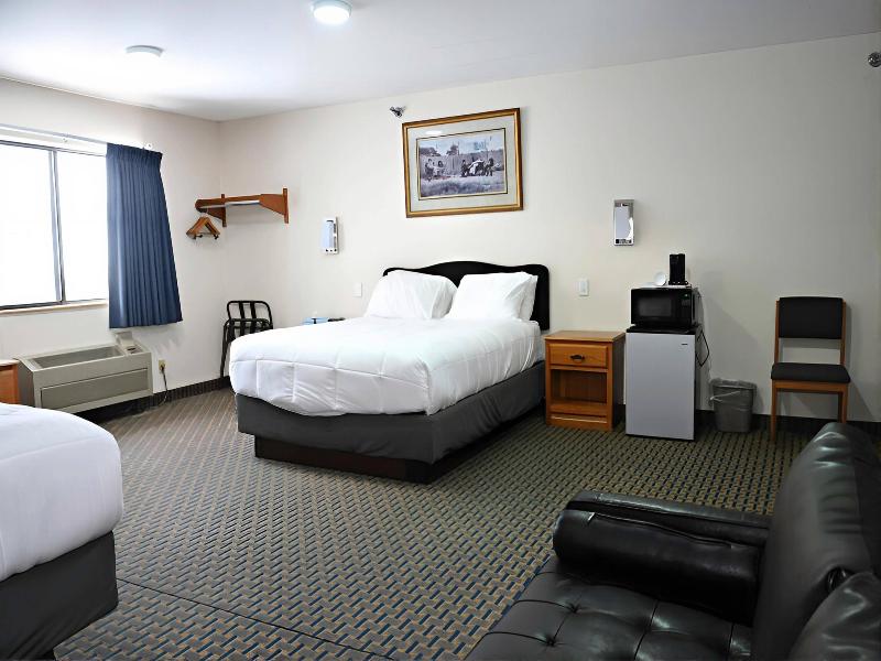 Hibbing Inn and Suites image
