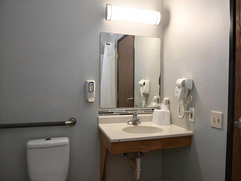 Hibbing Inn and Suites image