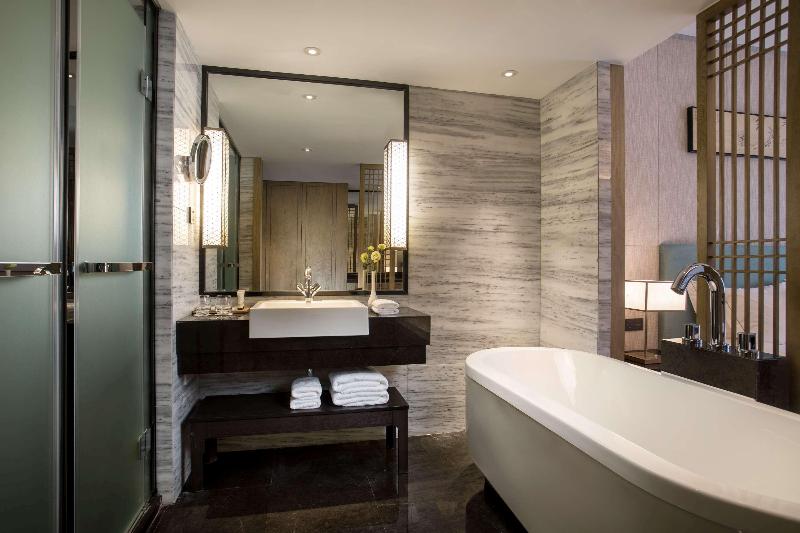 Ramada Zhenjiang City Center