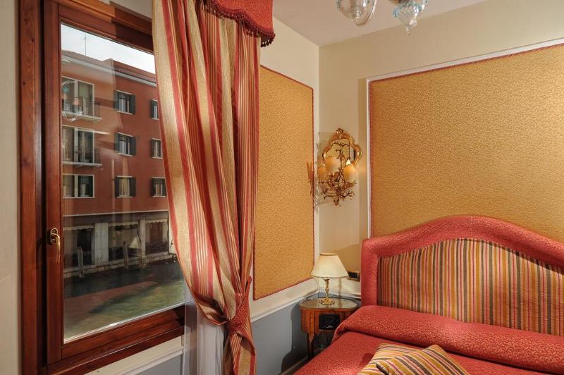 Hotel Arlecchino image