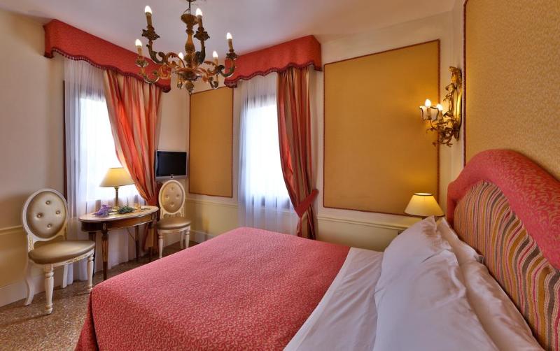 Hotel Arlecchino image