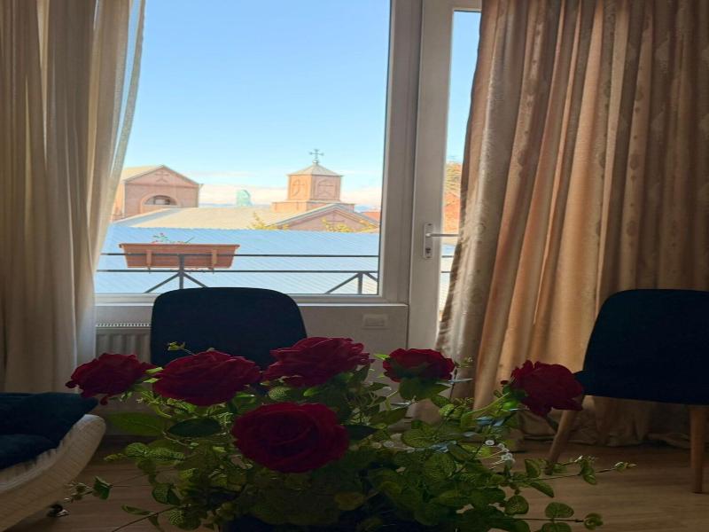 Qeroli Hotel image
