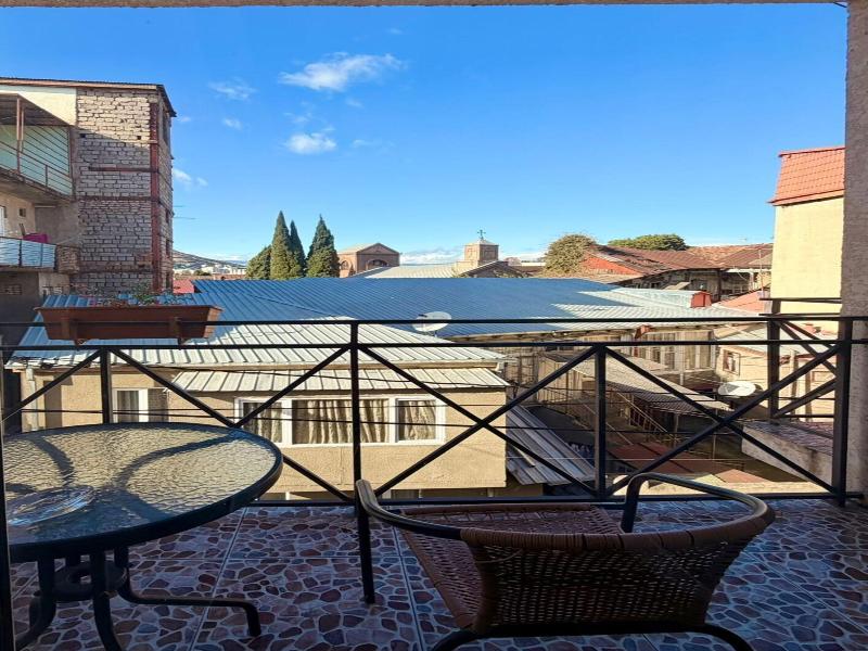 Qeroli Hotel image