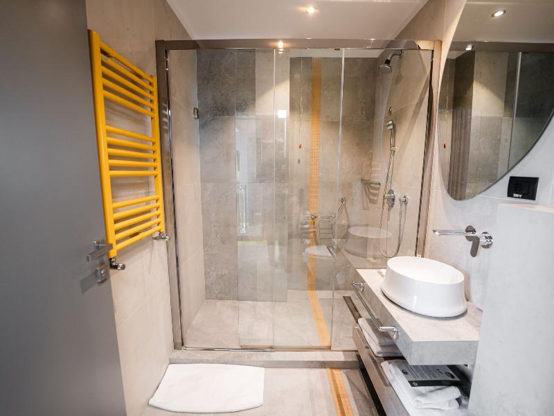 Mandachi Hotel & Spa image