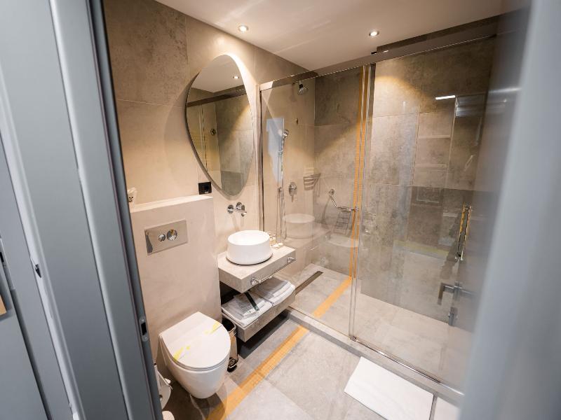 Mandachi Hotel & Spa image
