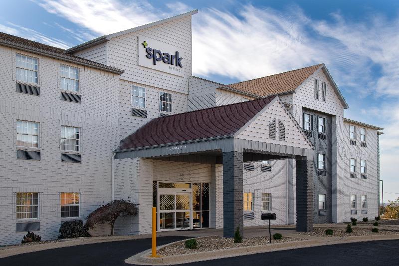 Spark by Hilton St. Robert Fort Leonard Wood — exterior view