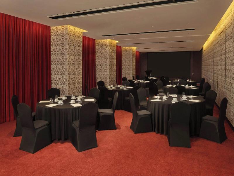 L'Escape Hotel image