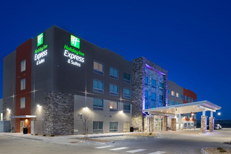 Holiday Inn Express & Suites Denver NE - Brighton